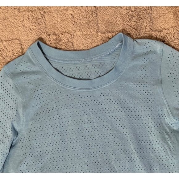 Like New Lululemon Breeze By Long Sleeve Running Athletic Top  Cascade Blue S 4 - Picture 4 of 8